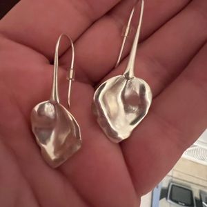 Stella and dot silver leaf earrings